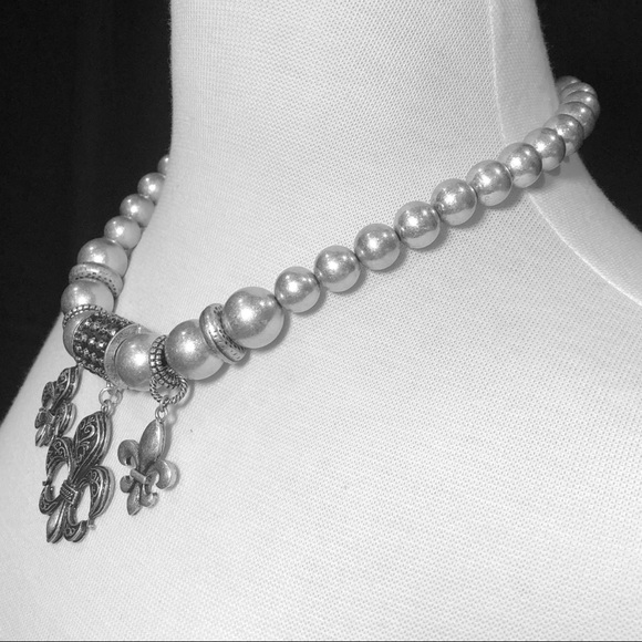 Chunky 3 Fleur De Lis Necklace Earrings Set - Picture 2 of 3